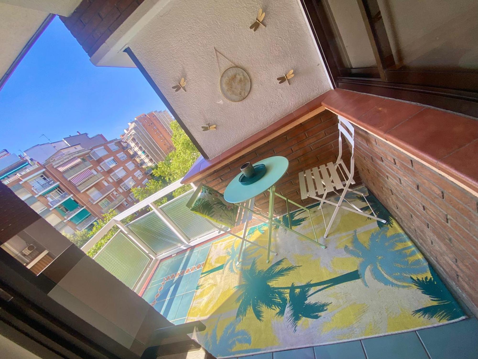 Barcelona Chic Apartments- Free Parking - 10 Min From Bcn City Centre By Metro Exterior foto